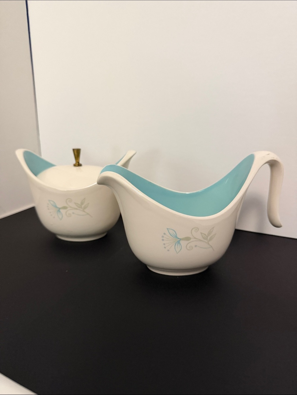 Taylor, Smith & Taylor 1962 Cream and Aqua Ceramic Gravy Boat and Sugar Bowl Set